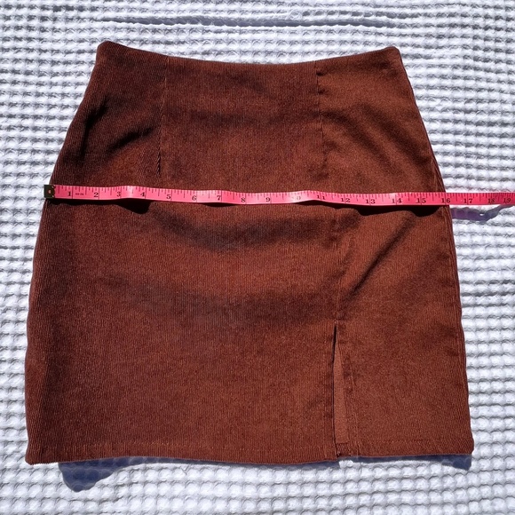 Burnt Orange Velvet Mini Skirt with Slit and Zipper Side - Picture 11 of 13
